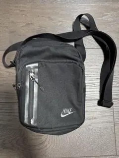Nike ブラック サコッシュ　ショルダーバッグ