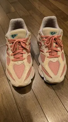 New Balance 　9060JFG クリーム/ピンク　限定品 28cm ニューバランス「9060」の“Crystal Pink”は、主張しない淡ピンク