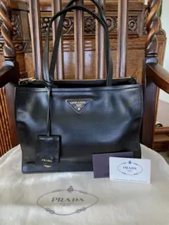 美品 ⭐️ PRADA ⭐️ トートバッグ カーフ 黒 ⭐️ ギャランティーカード付き