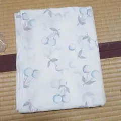 敷き布団用カバー 青とグレーの果実模様