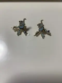 ディズニー　ジーニー キャラクター型ピアス 青色