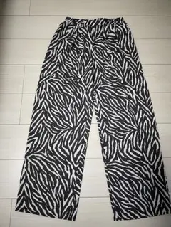 新品未使用　ゼブラ柄パンツ