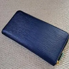 新品、未使用　長財布 ネイビー