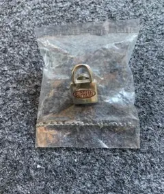 Supreme 18AW LOCK ピンバッジ