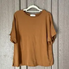Elura Tシャツ