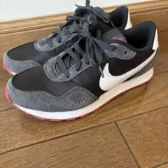 NIKE ナイキ MD ヴァリアント 24.5 ダークスモークグレー スニーカー
