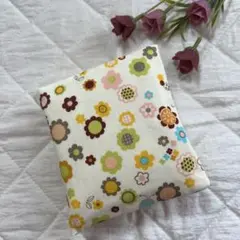 サニタリーポーチ　ハンドメイド（花柄）