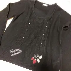 春ニット　黒　苺柄