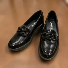 【新品未使用】ブラックチェーン　厚底ローファー　エナメル　イタリア製