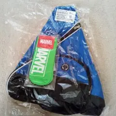 MARVEL 三角形 ボディバッグ 青黒