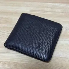 ルイヴィトン　エピ　　二つ折り財布　黒