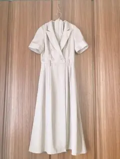 ロングワンピース　ベージュ