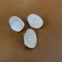 ザラ　ボタン