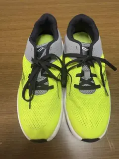 kinvara ランニングシューズ　22センチ