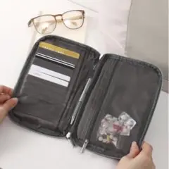即日発送❣️(新品)お薬手帳ケース チャコールグレー 3coins