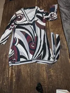 EMILIO PUCCI 五分袖 Vネック トップス