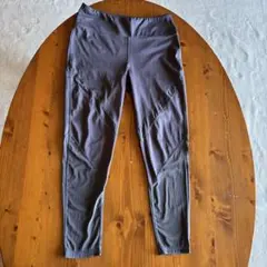 ほぼ新品　CUT THE FRILLS ヨガ／トレーニングタイツ　サイズL