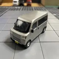 トイズキャビン　1/64 ダイハツ　ハイゼットカーゴ　プライドシルバーメタリック