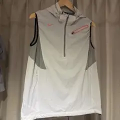 ナイキ　ナイロンベスト　テック