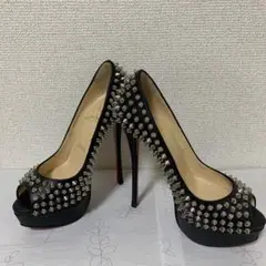 美品 スタッズパンプス