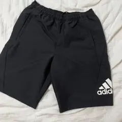 adidas ブラック ハーフパンツ