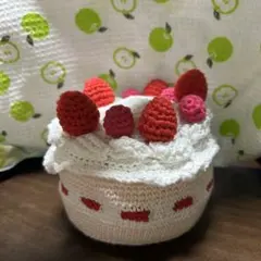 かぎあみいちごのホールケーキ