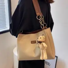 ショルダーバッグ クマのぬいぐるみ付き