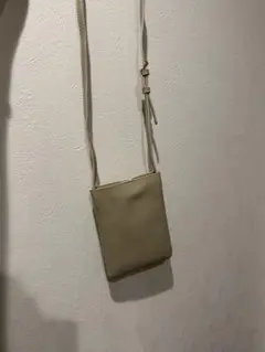 ショルダーバッグ　ベージュ