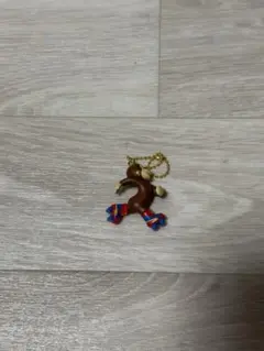 おさるのジョージ　スポーツしようよ　ガチャ　ローラースケート