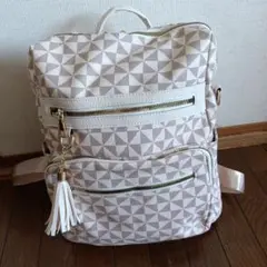 新品未使用　3way 幾何学模様リュック・バックパック　レディース　オフホワイト