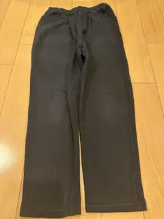 黒のロングパンツ ポケット付き