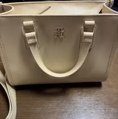 美品✨トミーヒルフィガー ショルダーバッグ ベージュ 合皮 ロゴ入り