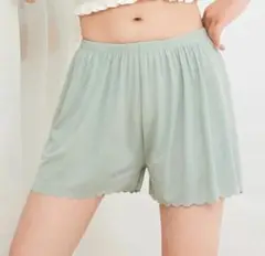 ミントグリーン スカラップヘムショートパンツ