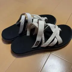 tevaサンダル