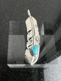 フラッドヘッド ターコイズ付きフェザーペンダントトップ ネックレス