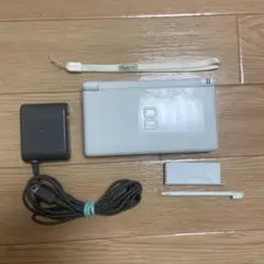 Nintendo DS Lite 白　ホワイト　充電器付き