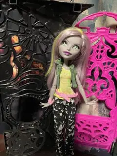モンスター　　ハイドール モアニカ・ディケイ