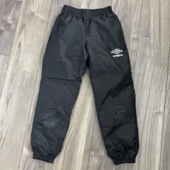 umbro ブラック ロングパンツ　130 中綿