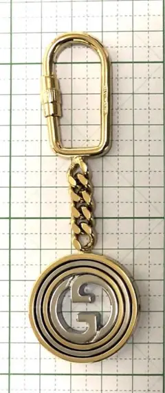 グッチ　キーホルダー　ロゴ