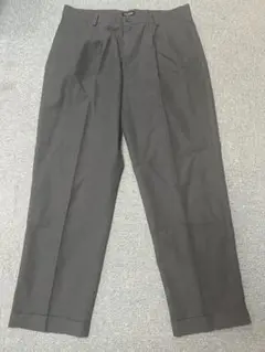 グレー プリーツ入り スラックス