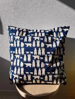 ハンドメイド　クッションカバー　北欧柄　シロクマ柄