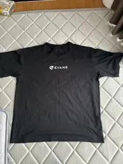 EVANE ブラック Tシャツ