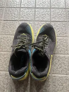 HOKA RINCON 黒/黄色 ランニングシューズ