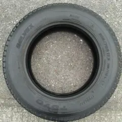 中古タイヤスタッドレス205/70r17.5　１本