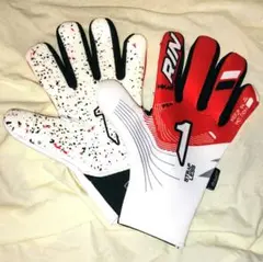 ②【匿名配送】【未使用】【入手困難】RINAT　GKグローブ　赤　白　黒　7号