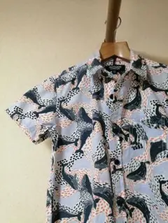 キッズ半袖シャツ　クジラ柄　120~130ぐらい