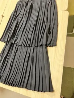 黒 プリーツスカート ロング丈