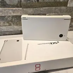 美品　NINTENDO DSi 本体　ニンテンドーDS ホワイト　箱　付属品あり