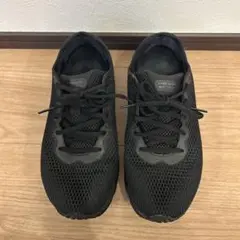 匿名配送　アンダーアーマー　スニーカー　黒26.5㎝