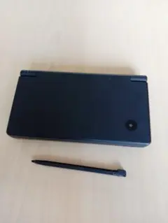 Nintendo DSi 本体 黒SDメモリーカード2GB、 スタイラスペン付き
